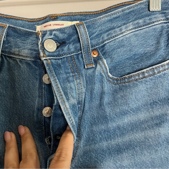 Levi's Wedgie Straight Blue Jeans Distressed Ankle Women's Size 28 - Picture 7 of 9